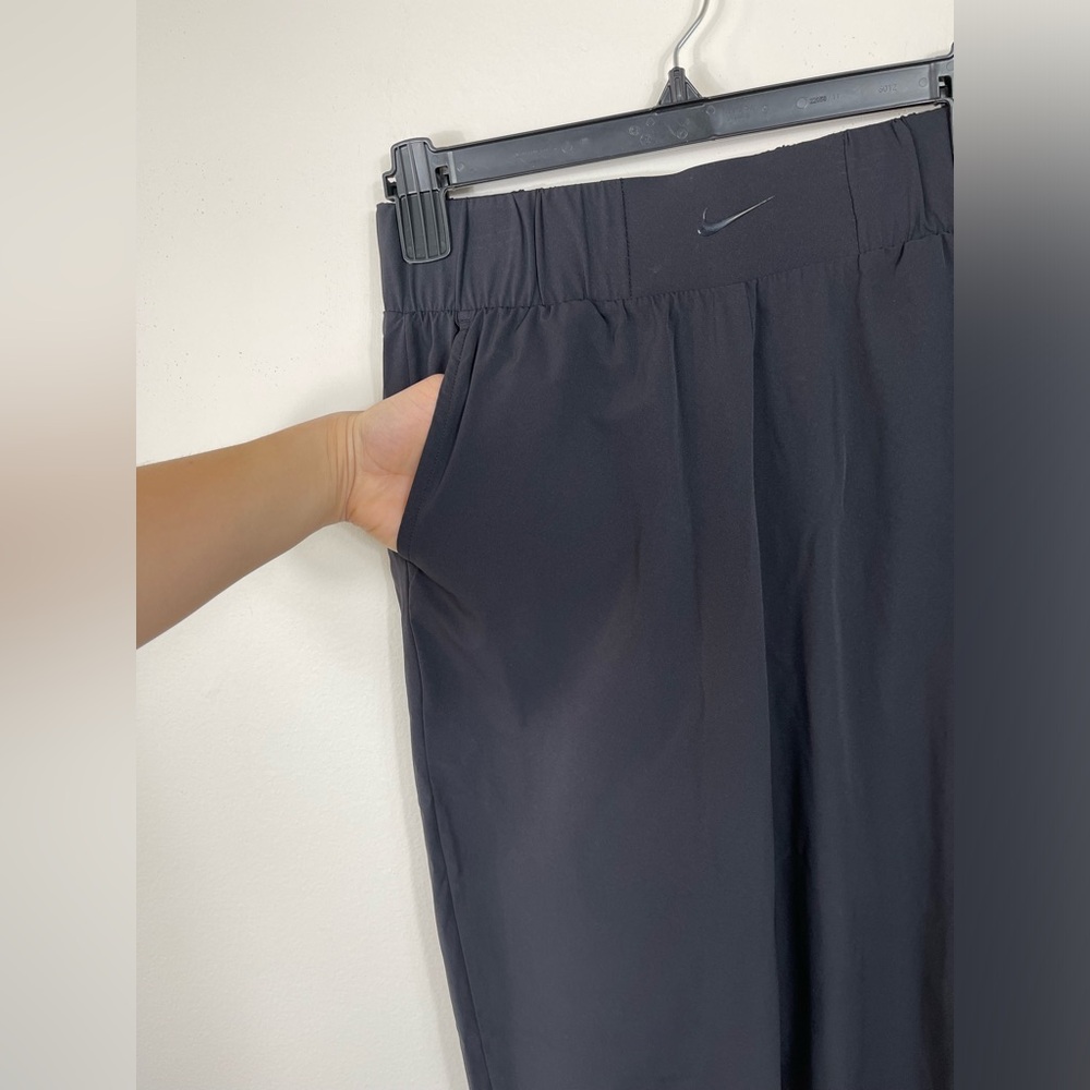 Nike Bliss Luxe Black High Rise Training Woven Jogger Pants Size S - Picture 7 of 14